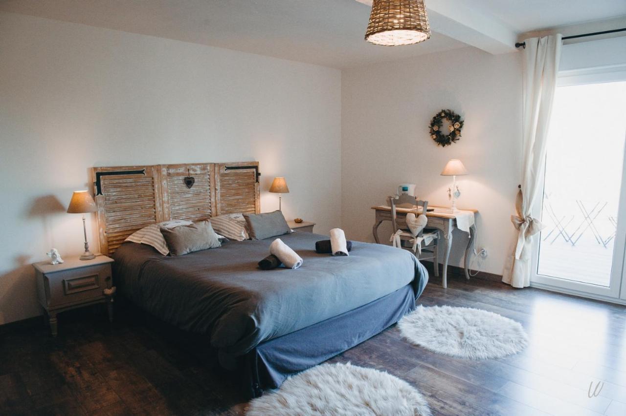 Bed and Breakfast Au Charme D'Antan Féron Exterior foto